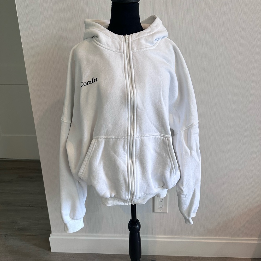COMFORT White Zip-Up Hoodie